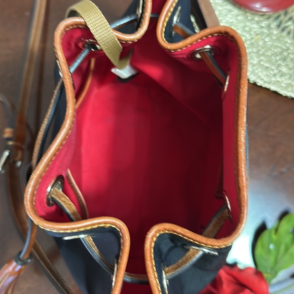 D&B Crossbody - Picture 4 of 7